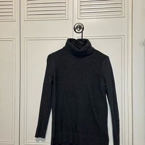 Calvin Klein Gray Tunic Turtleneck Sweater in Size Small